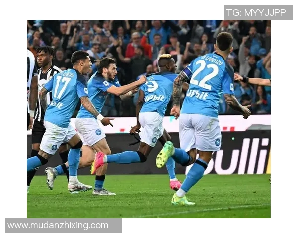 那不勒斯队在意甲赛程中挑战AC米兰与国际米兰：激情碰撞，谁主沉浮？