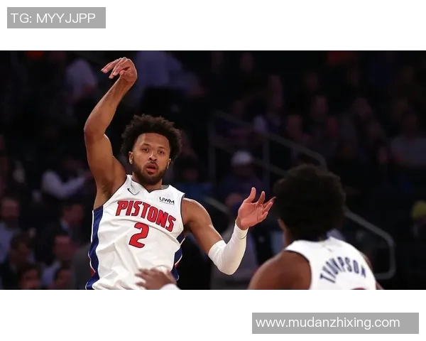 尼克斯球星受伤退出比赛，丝毫不影响气势