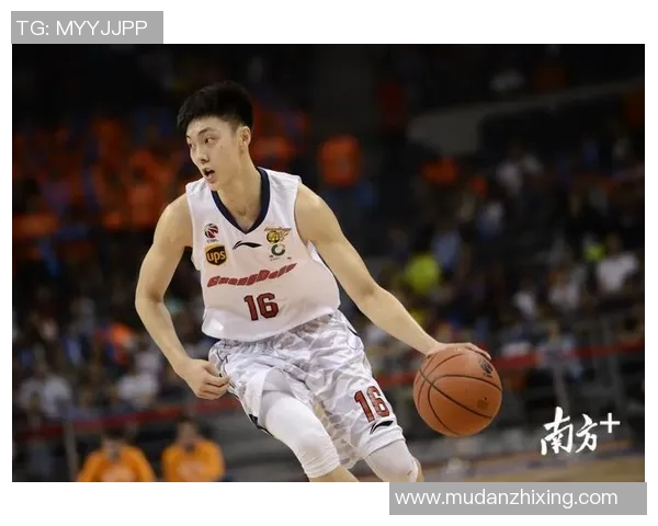 胡明轩的篮球之路:从青涩少年到CBA明星的成长故事 胡明轩的篮球之路:从青涩少年到CBA明星的成长故事